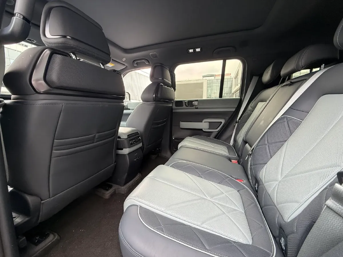 2023 FangChengBao Bao 5 1.5T 194HP L4 E-CVT PHEV 31.8KWH,autocango,china used car exporter,china ev exporter,chinese used car exporter,chinese used ev exporter