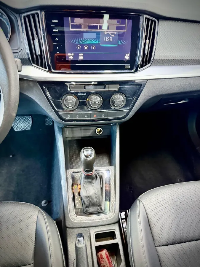 2021 Skoda Kamiq 1.5L 112HP L4 6AT,autocango,china used car exporter,china ev exporter,chinese used car exporter,chinese used ev exporter