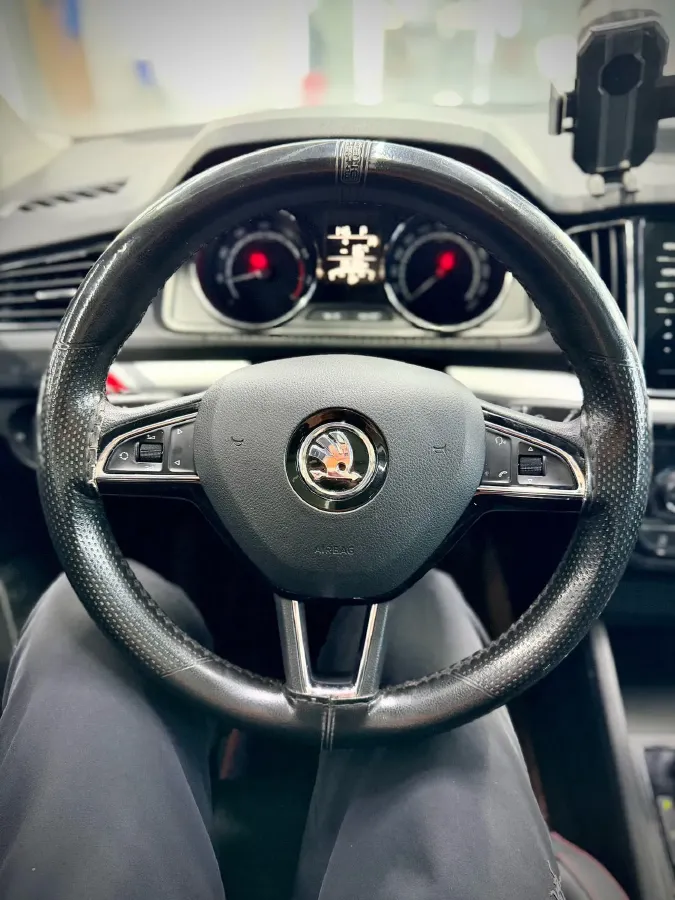 2023 Skoda Kamiq 1.5L 112HP L4 6AT,autocango,china used car exporter,china ev exporter,chinese used car exporter,chinese used ev exporter