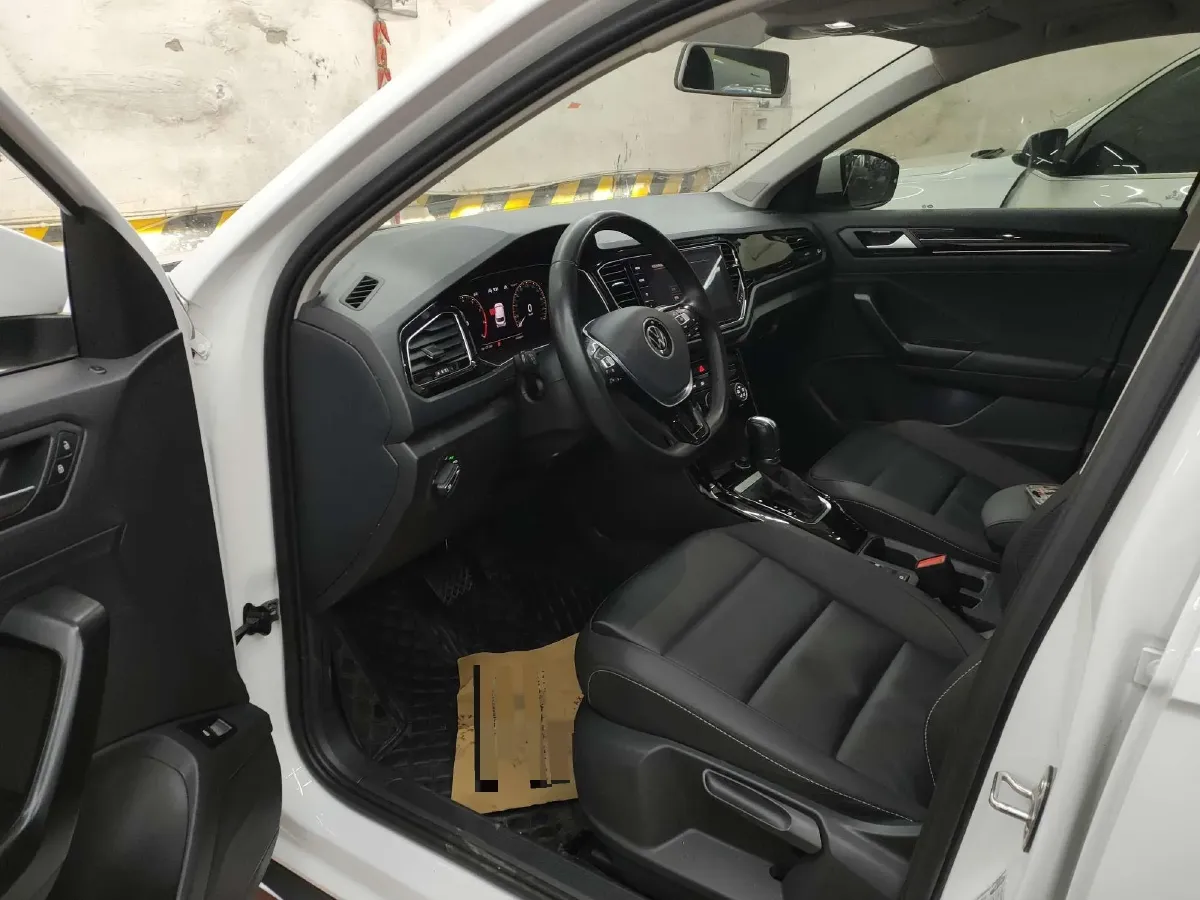 2020 Volkswagen T-Roc 1.4T 150HP L4 7DCT,autocango,china used car exporter,china ev exporter,chinese used car exporter,chinese used ev exporter