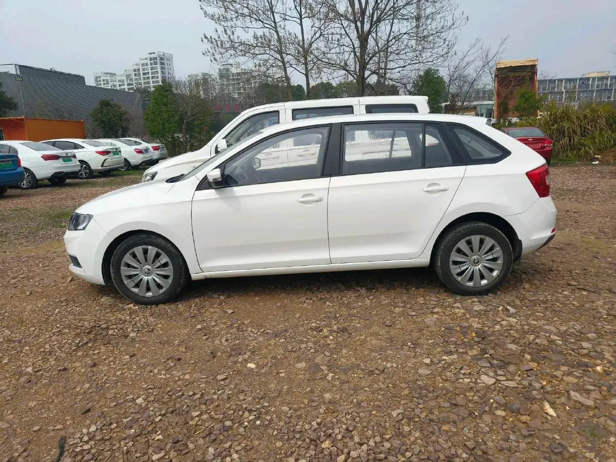 2018 Skoda Rapid Spaceback 1.6L 110HP L4 6AT,autocango,china used car exporter,china ev exporter,chinese used car exporter,chinese used ev exporter