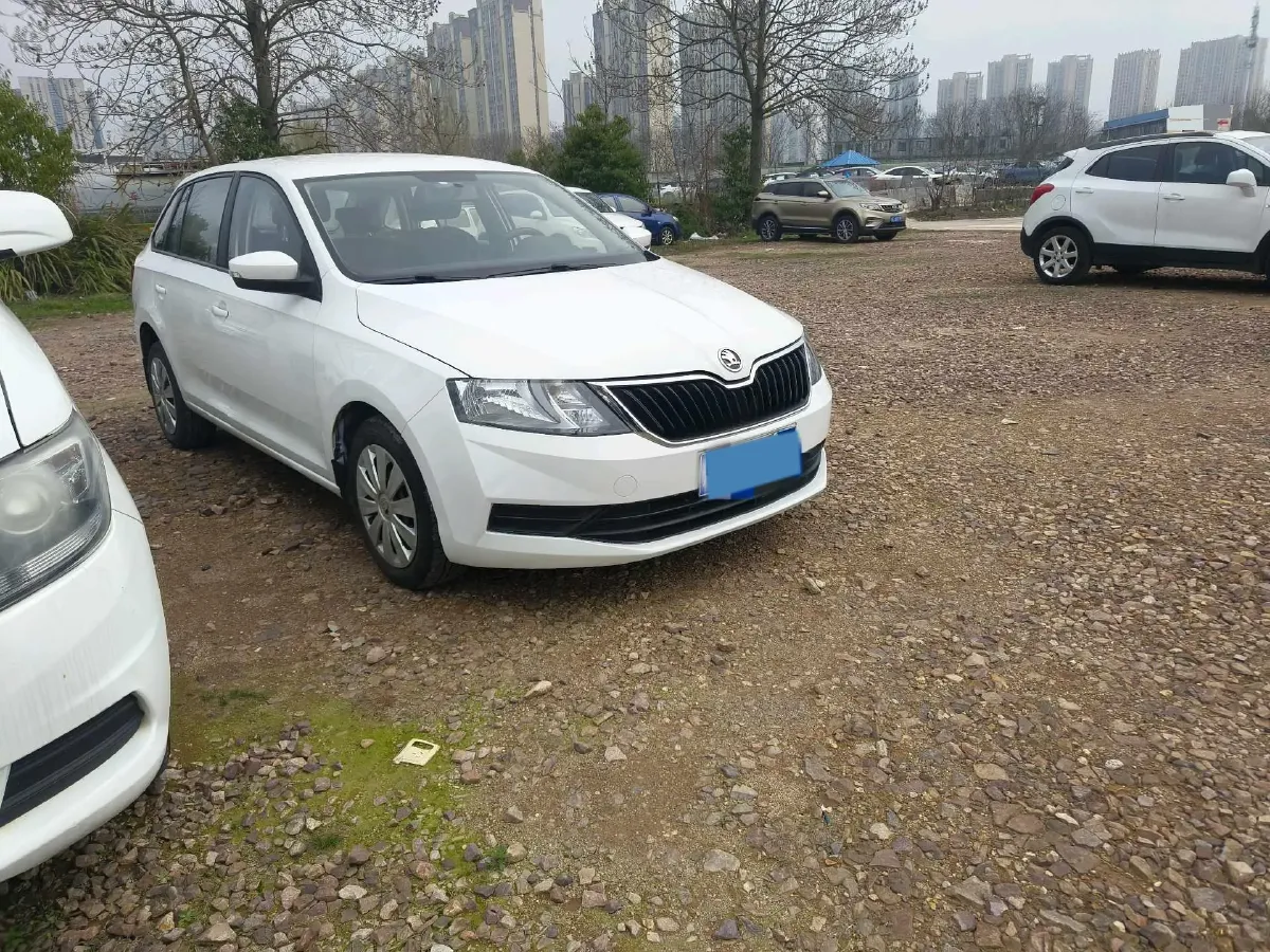 2018 Skoda Rapid Spaceback 1.6L 110HP L4 6AT,autocango,china used car exporter,china ev exporter,chinese used car exporter,chinese used ev exporter