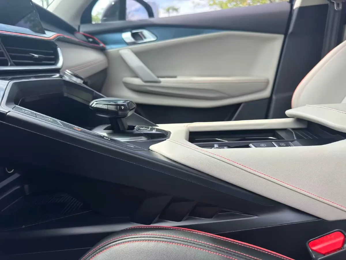 2020 LYNK&CO 06 1.5T 177HP L3 7DCT,autocango,china used car exporter,china ev exporter,chinese used car exporter,chinese used ev exporter