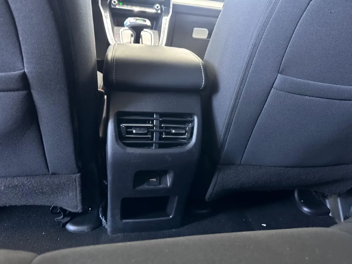 2021 Haval M6 1.5T 150HP L4 7DCT,autocango,china used car exporter,china ev exporter,chinese used car exporter,chinese used ev exporter