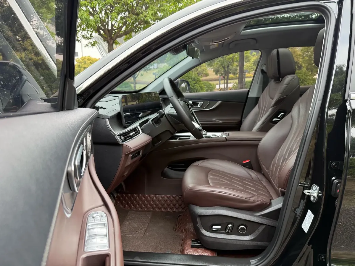 2022 Chery Tiggo 8 PRO 2.0T 254HP L4 7DCT,autocango,china used car exporter,china ev exporter,chinese used car exporter,chinese used ev exporter