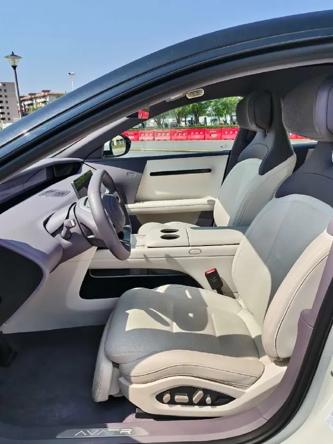 2025 Avatr 06 REEV 156HP REEV,autocango,china used car exporter,china ev exporter,chinese used car exporter,chinese used ev exporter