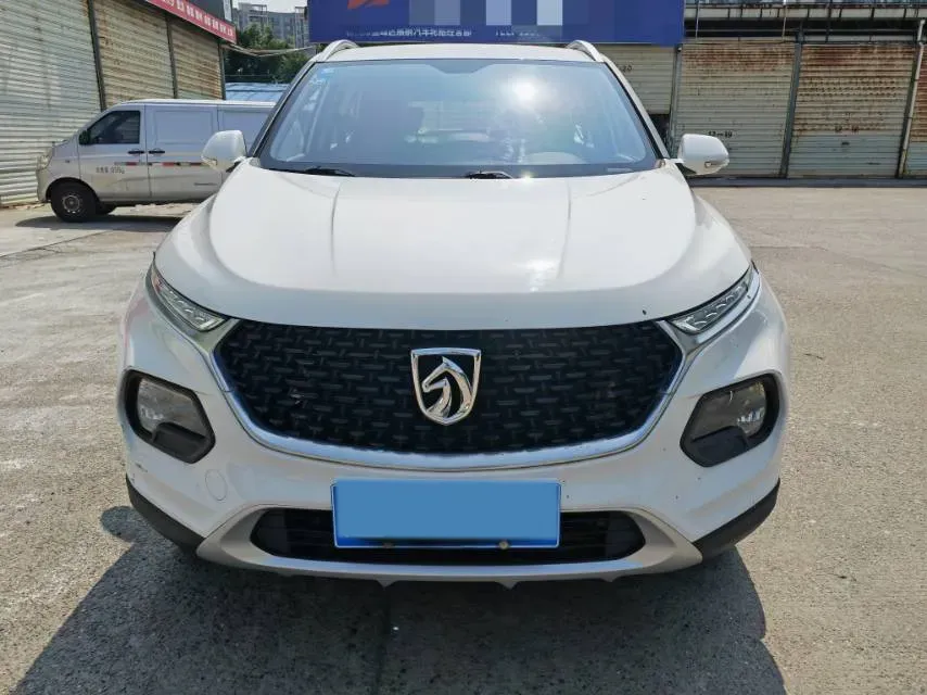 2019 BaoJun 730 1.5L 105HP L4 6MT,autocango,china used car exporter,china ev exporter,chinese used car exporter,chinese used ev exporter
