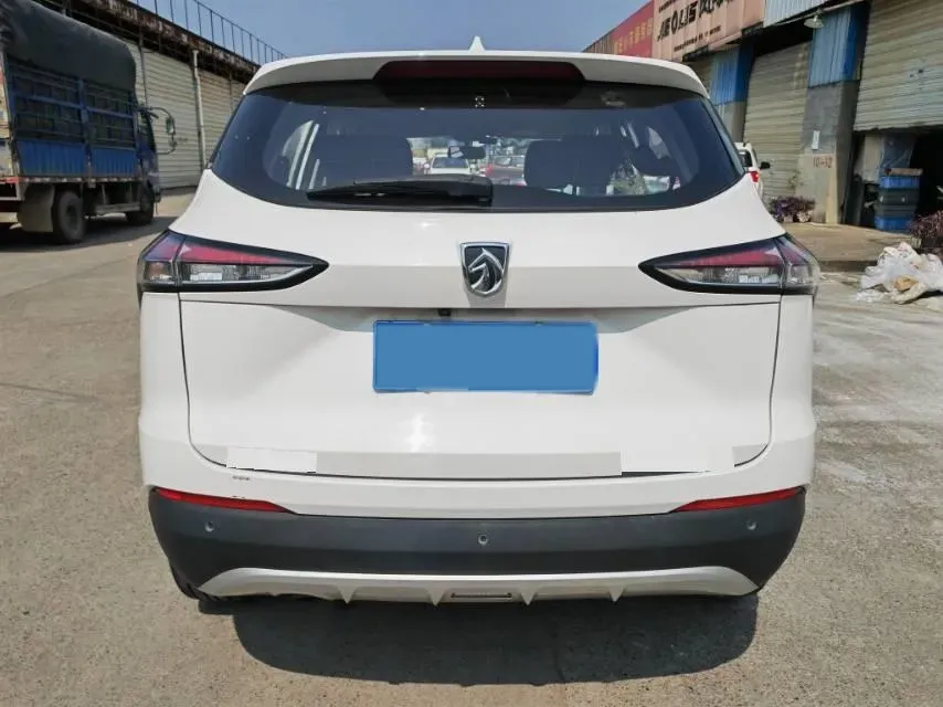 2019 BaoJun 730 1.5L 105HP L4 6MT,autocango,china used car exporter,china ev exporter,chinese used car exporter,chinese used ev exporter