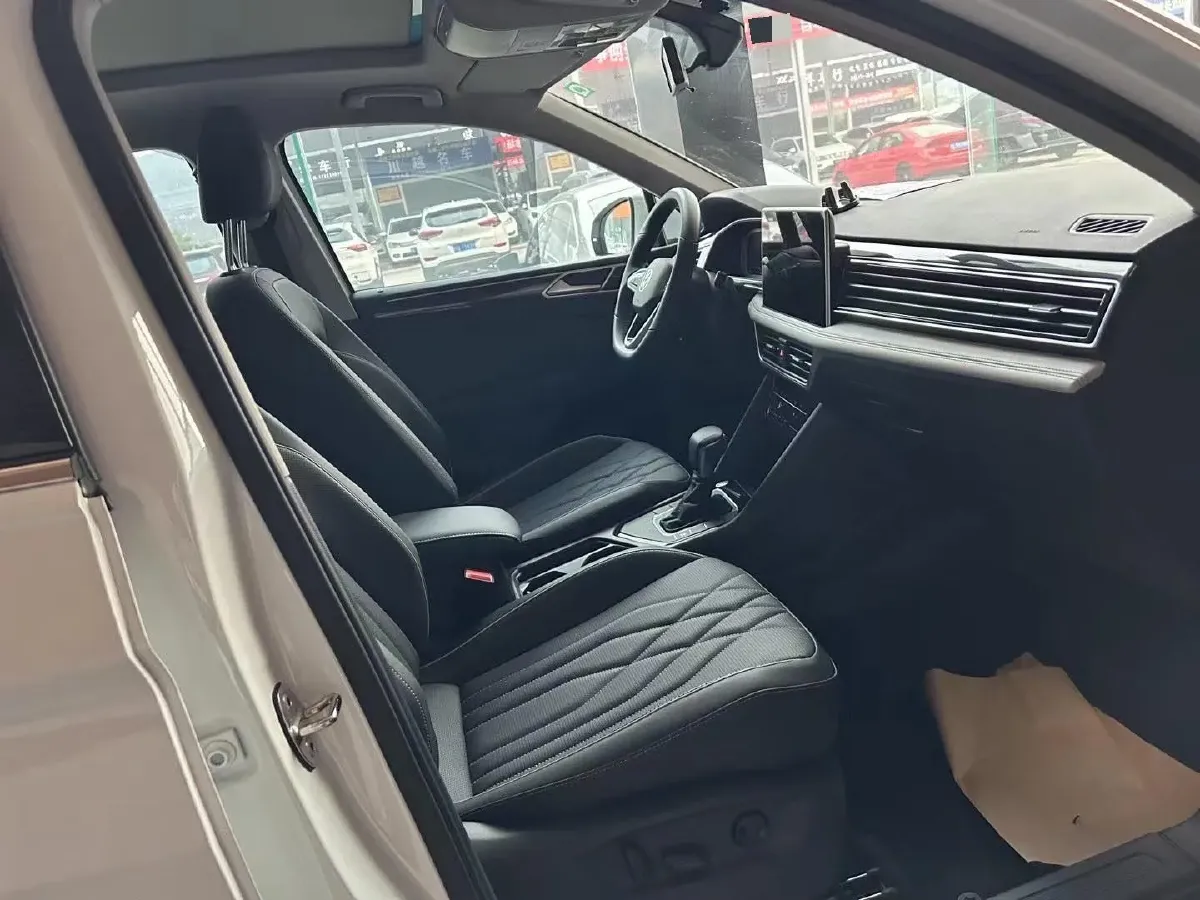 2023 Volkswagen Tiguan L 1.5T 160HP L4 7DCT,autocango,china used car exporter,china ev exporter,chinese used car exporter,chinese used ev exporter