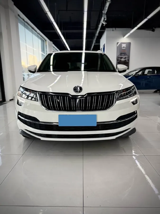 2022 Skoda Karoq 1.4T 150HP L4 7DCT,autocango,china used car exporter,china ev exporter,chinese used car exporter,chinese used ev exporter