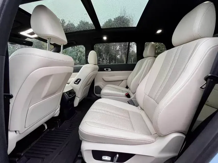 2020 Li ONE Range Extended 131HP REEV 40.5KWH,autocango,china used car exporter,china ev exporter,chinese used car exporter,chinese used ev exporter