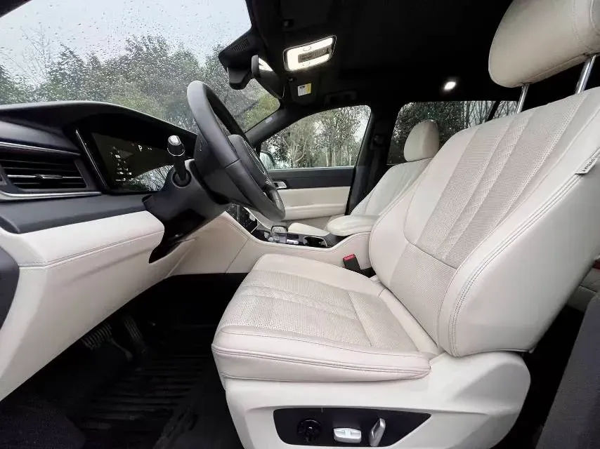 2020 Li ONE Range Extended 131HP REEV 40.5KWH,autocango,china used car exporter,china ev exporter,chinese used car exporter,chinese used ev exporter