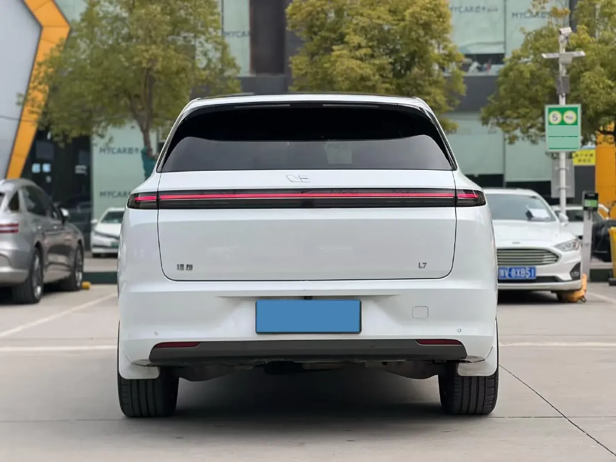 2023 Li L7 Range Extended 154HP REEV 40.9KWH,autocango,china used car exporter,china ev exporter,chinese used car exporter,chinese used ev exporter