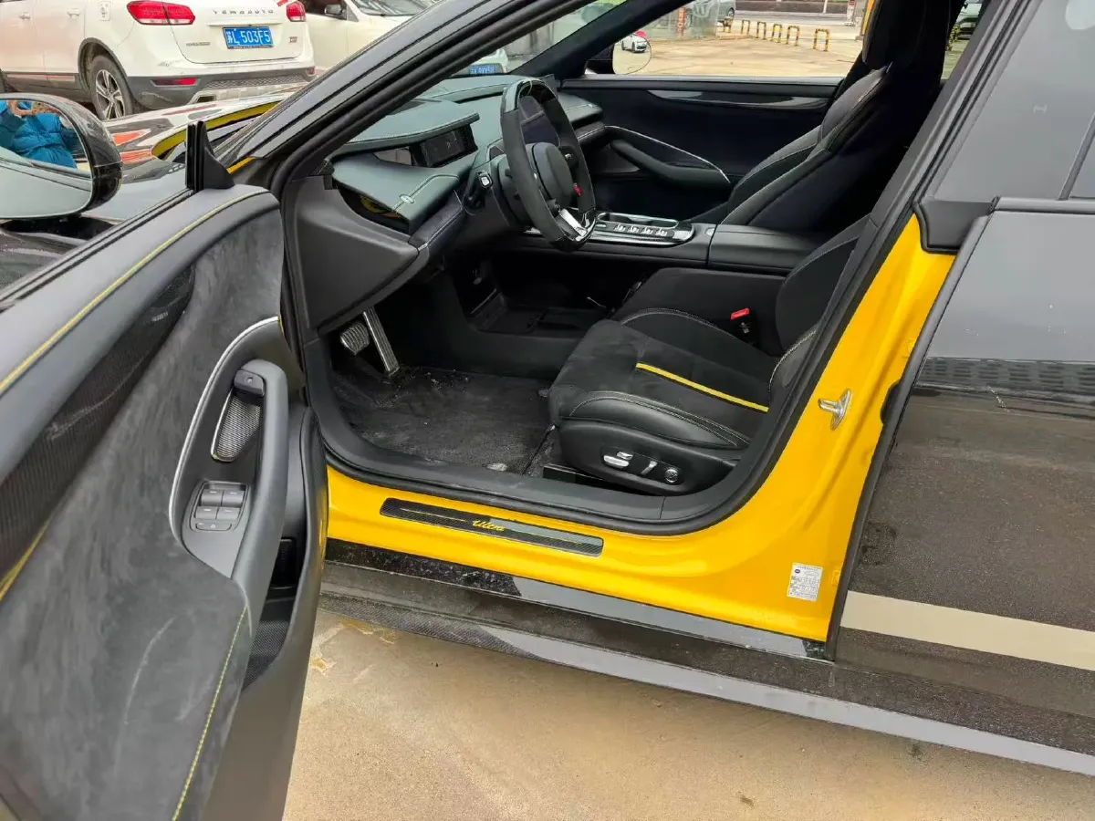 2025 MI SU7 Ultra BEV 93.7KWH,autocango,china used car exporter,china ev exporter,chinese used car exporter,chinese used ev exporter