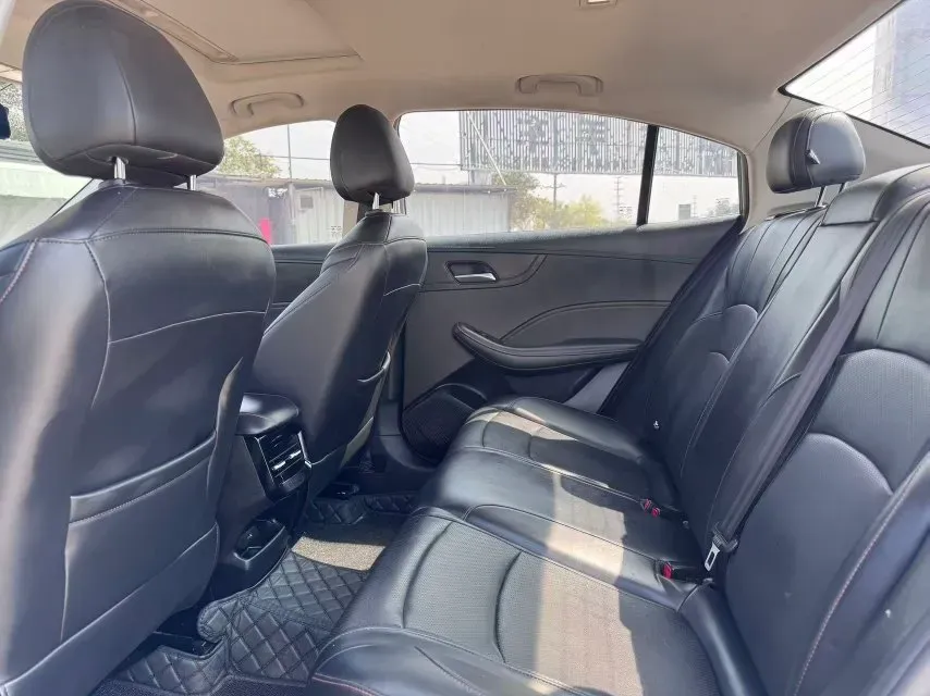 2023 Roewe i5 1.5L 129HP L4 CVT,autocango,china used car exporter,china ev exporter,chinese used car exporter,chinese used ev exporter