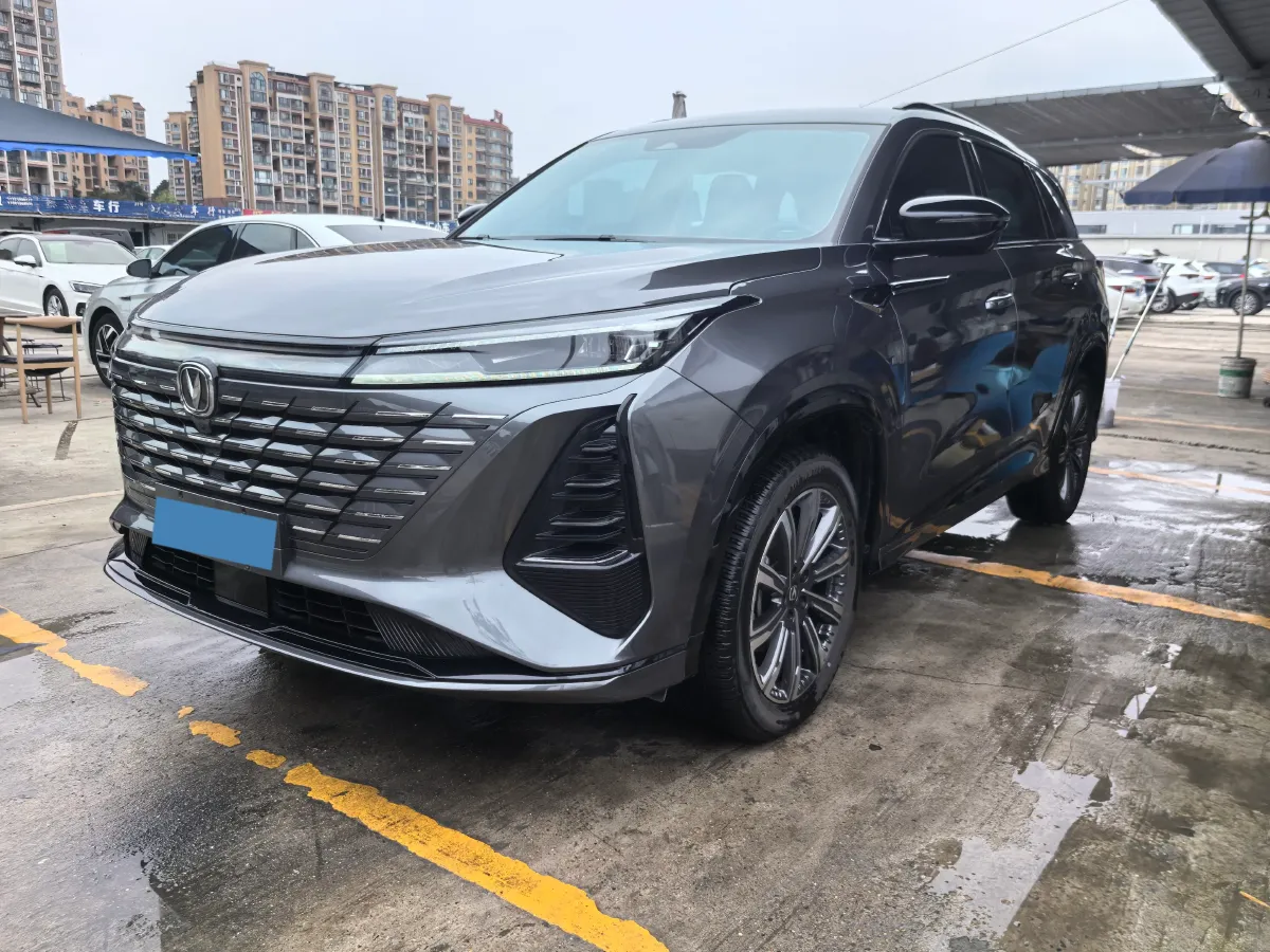 2024 ChangAn CS75 Plus 2.0T 233HP L4 8AT,autocango,china used car exporter,china ev exporter,chinese used car exporter,chinese used ev exporter
