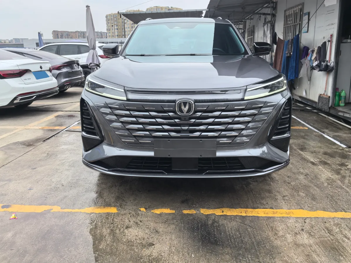 2024 ChangAn CS75 Plus 2.0T 233HP L4 8AT,autocango,china used car exporter,china ev exporter,chinese used car exporter,chinese used ev exporter