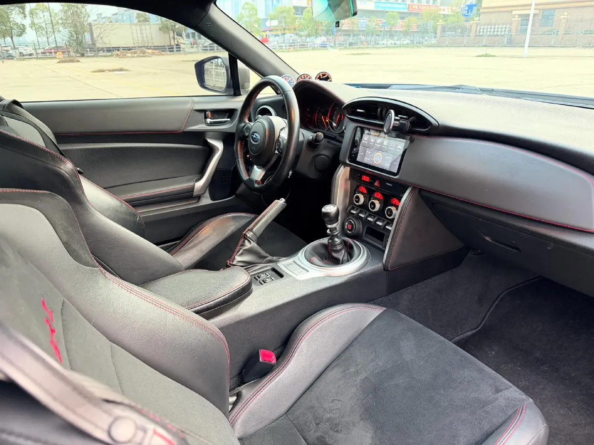 2019 Ford Focus 2.3T 280HP L4 6MT,autocango,china used car exporter,china ev exporter,chinese used car exporter,chinese used ev exporter