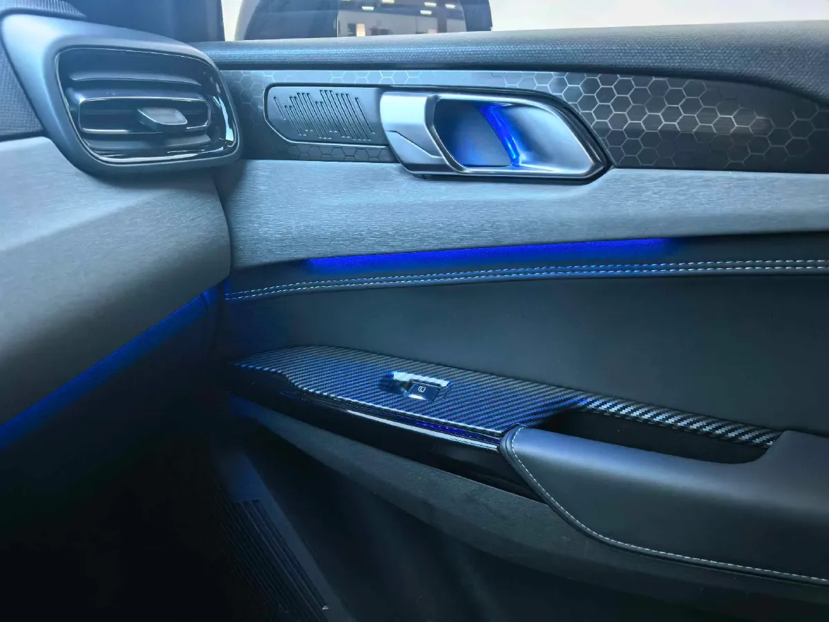 2022 LYNK&CO 03 2.0T 190HP L4 7DCT,autocango,china used car exporter,china ev exporter,chinese used car exporter,chinese used ev exporter