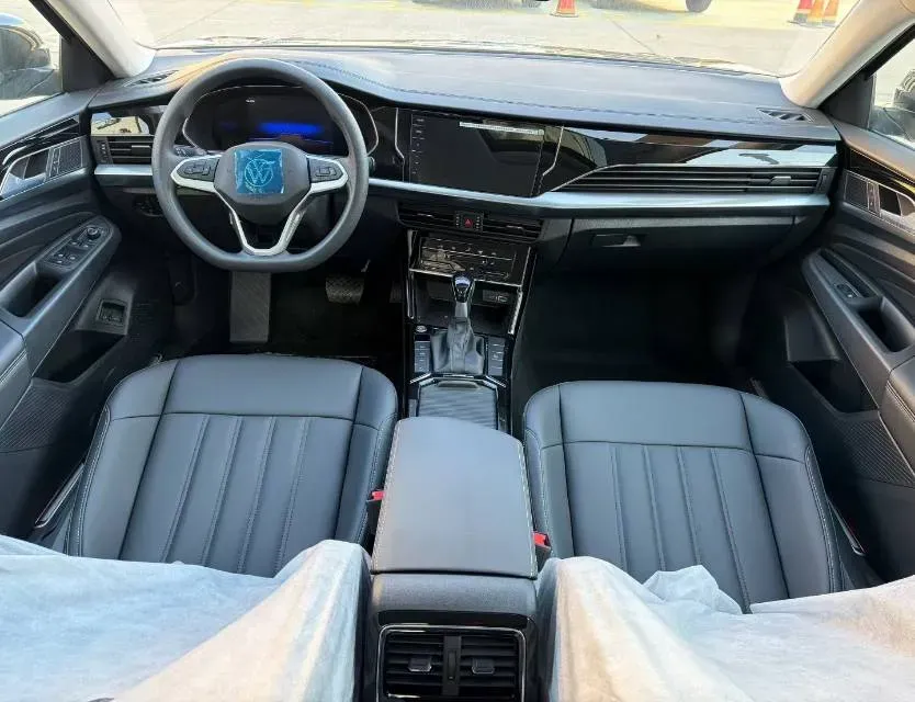 2025 Volkswagen Passat 1.4T 150HP L4 6DCT PHEV,autocango,china used car exporter,china ev exporter,chinese used car exporter,chinese used ev exporter