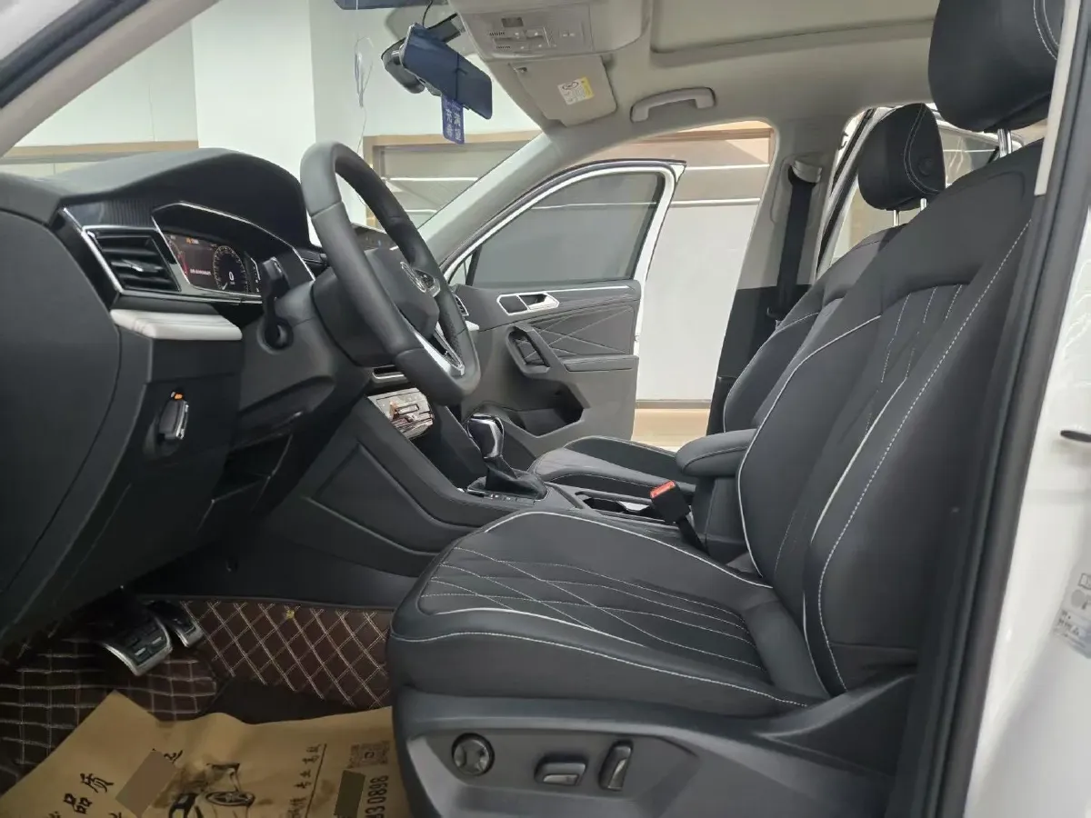 2024 Volkswagen Tiguan L 2.0T 186HP L4 7DCT,autocango,china used car exporter,china ev exporter,chinese used car exporter,chinese used ev exporter