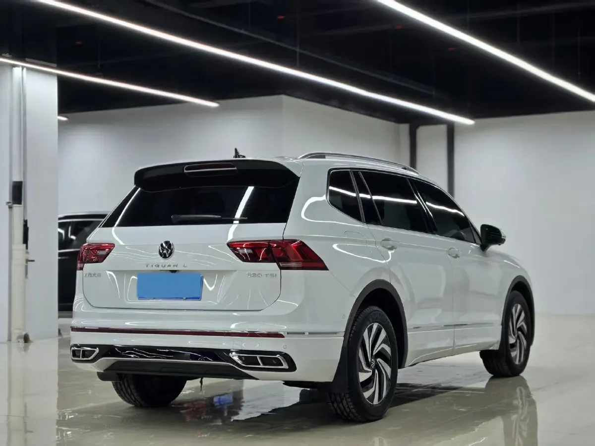 2024 Volkswagen Tiguan L 2.0T 186HP L4 7DCT,autocango,china used car exporter,china ev exporter,chinese used car exporter,chinese used ev exporter