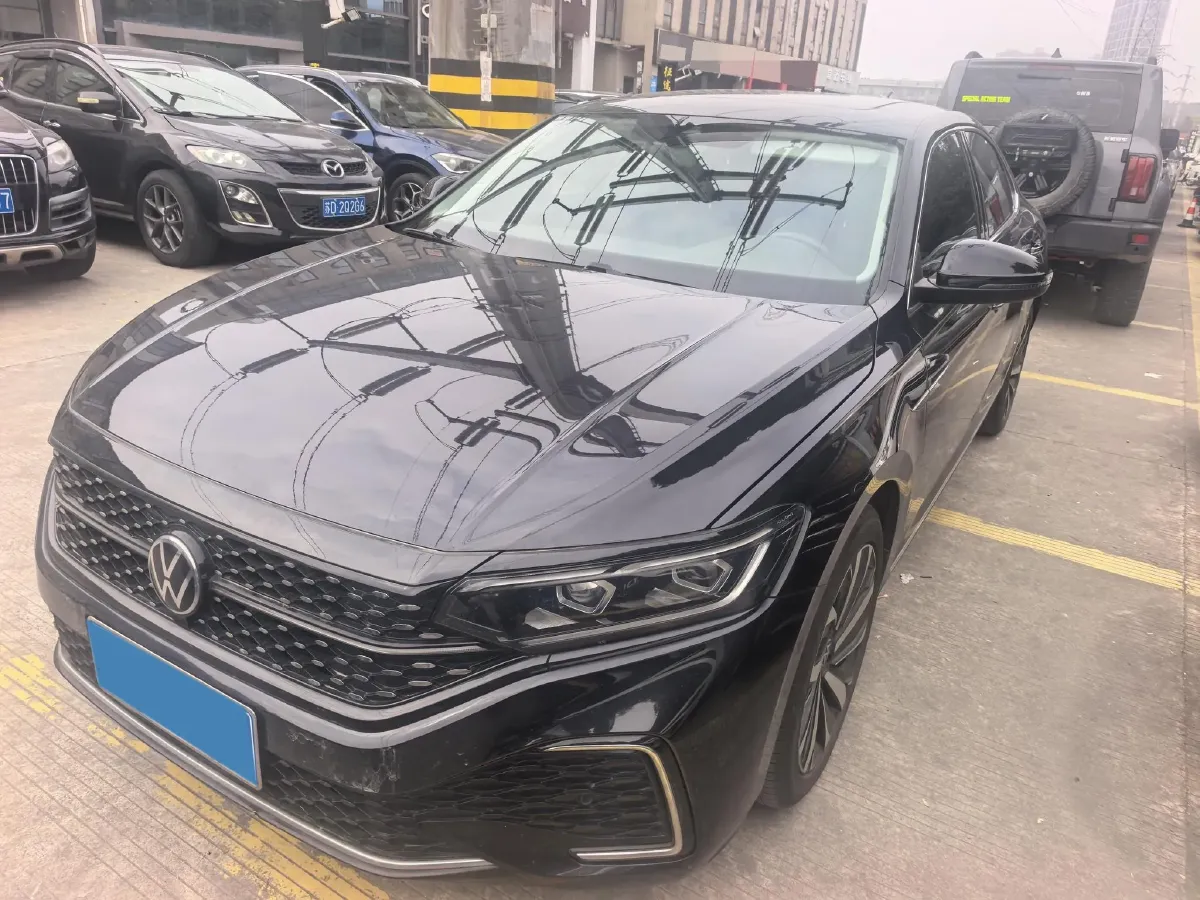 2021 Volkswagen Passat 2.0T 186HP L4 7DCT,autocango,china used car exporter,china ev exporter,chinese used car exporter,chinese used ev exporter