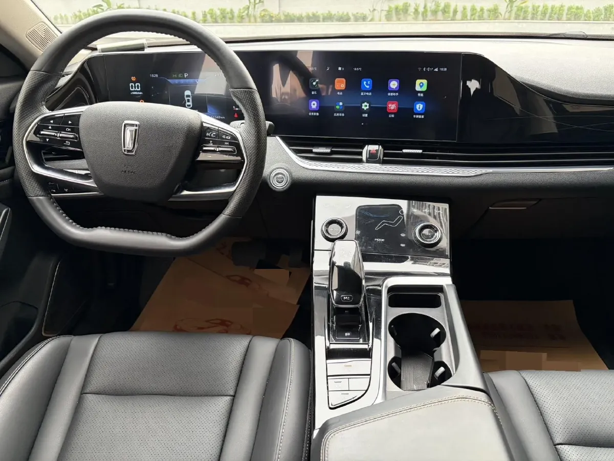 2023 Bestune B70 1.5T 169HP L4 7DCT,autocango,china used car exporter,china ev exporter,chinese used car exporter,chinese used ev exporter