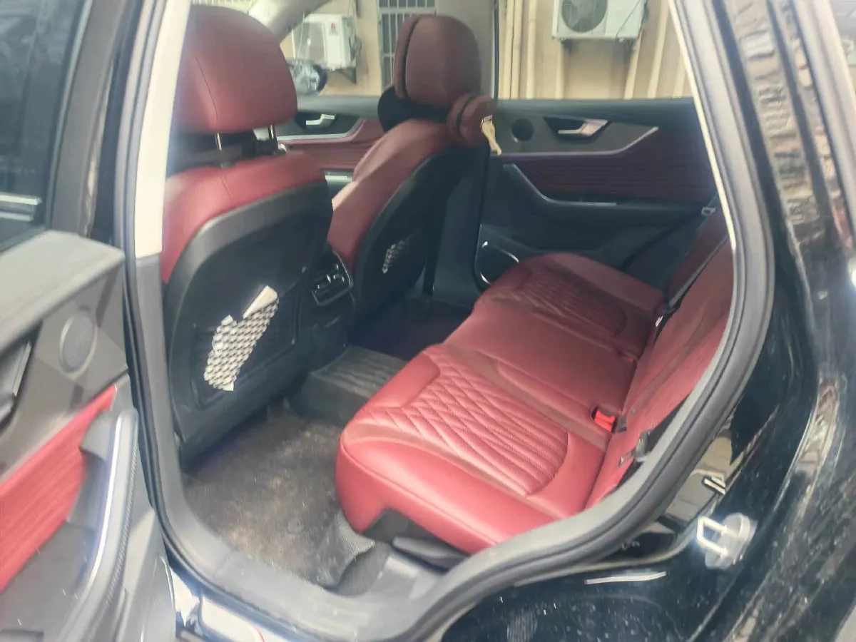 2023 HongQi HS5 2.0T 252HP L4 8AT,autocango,china used car exporter,china ev exporter,chinese used car exporter,chinese used ev exporter