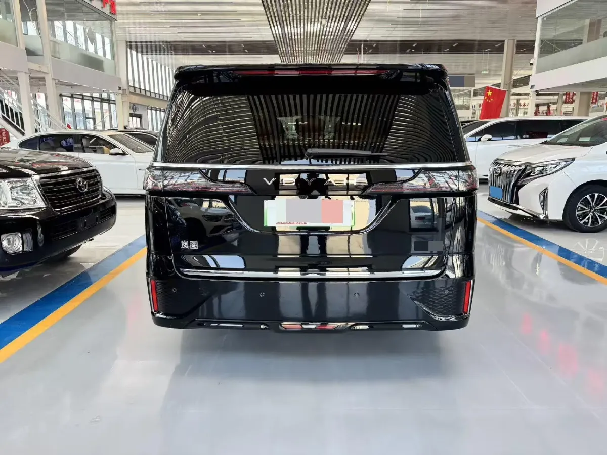 2025 Voyah Dream 1.5T 150HP L4 PHEV 41.7KWH,autocango,china used car exporter,china ev exporter,chinese used car exporter,chinese used ev exporter
