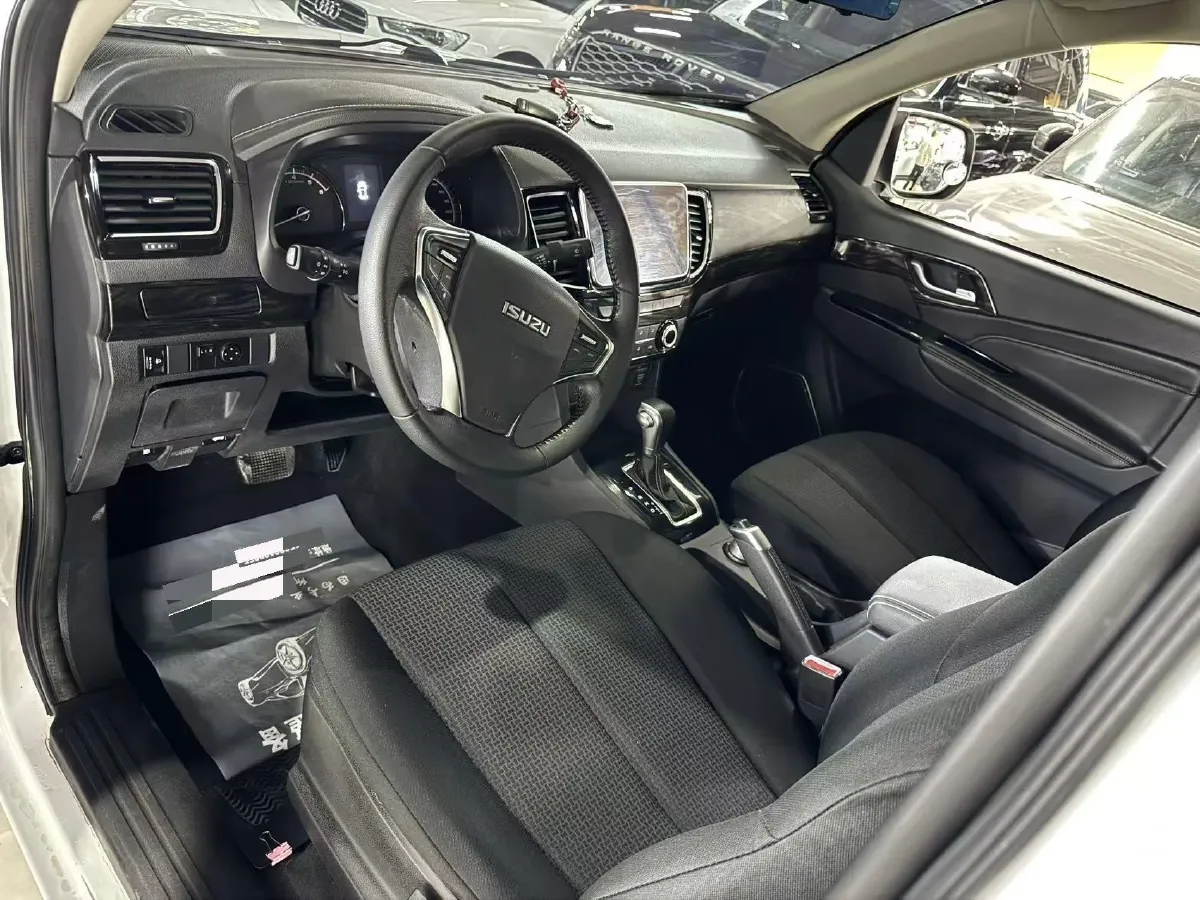 2020 Isuzu LingTuo 2.5T 150HP L4 6AT,autocango,china used car exporter,china ev exporter,chinese used car exporter,chinese used ev exporter