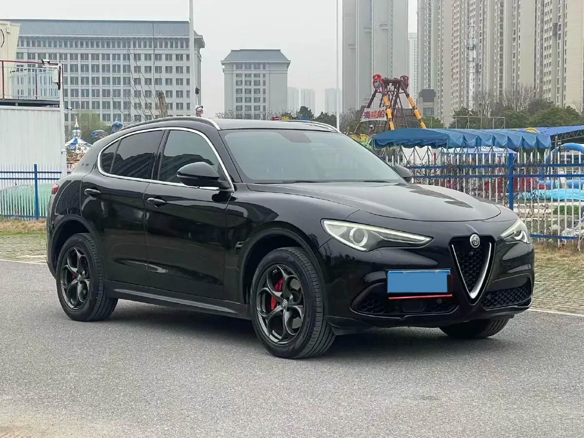 2017 Jaguar XE 2.0T 240HP L4 8AT,autocango,china used car exporter,china ev exporter,chinese used car exporter,chinese used ev exporter