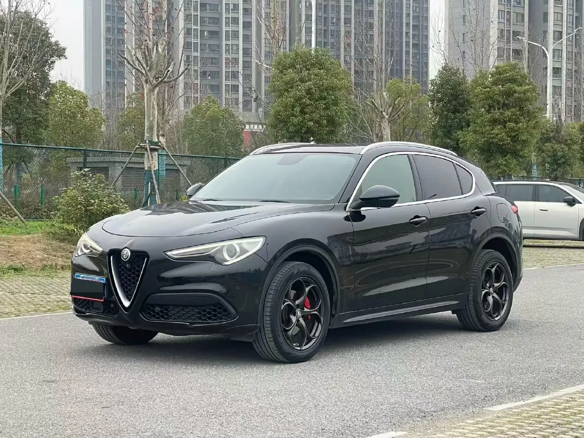 2017 Jaguar XE 2.0T 240HP L4 8AT,autocango,china used car exporter,china ev exporter,chinese used car exporter,chinese used ev exporter