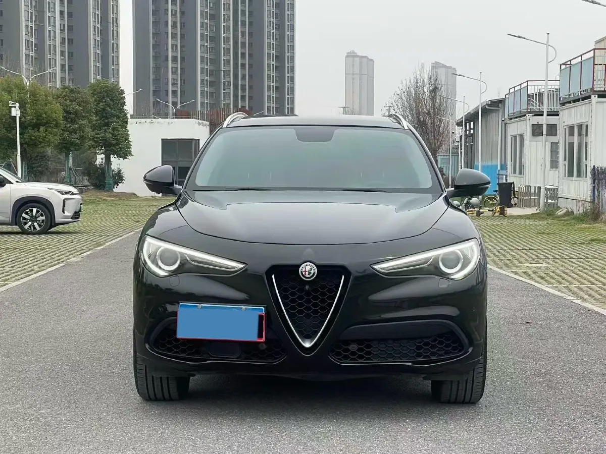 2017 Jaguar XE 2.0T 240HP L4 8AT,autocango,china used car exporter,china ev exporter,chinese used car exporter,chinese used ev exporter