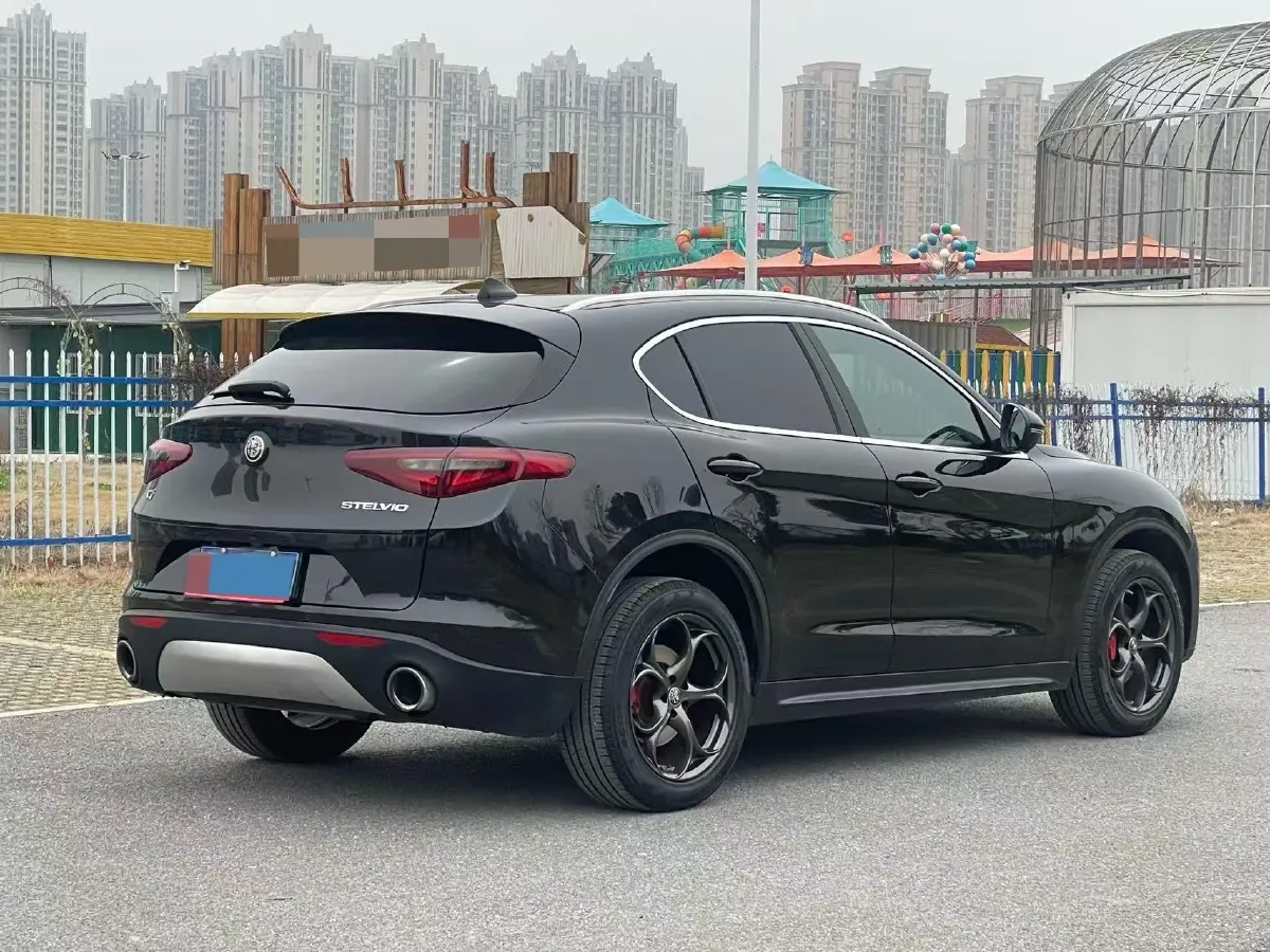 2017 Jaguar XE 2.0T 240HP L4 8AT,autocango,china used car exporter,china ev exporter,chinese used car exporter,chinese used ev exporter