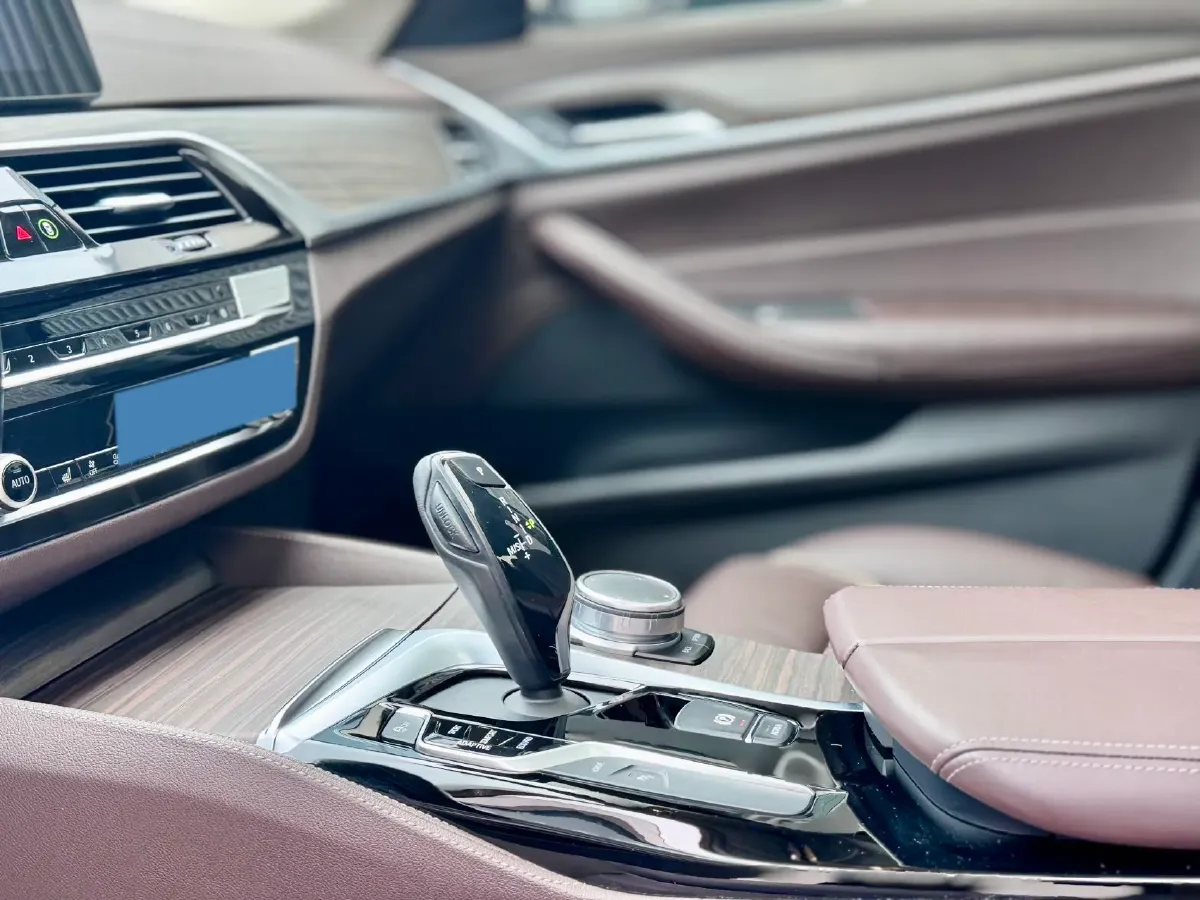 2020 BMW 5 Series 2.0T 184HP L4 8AT PHEV 17.7KWH,autocango,china used car exporter,china ev exporter,chinese used car exporter,chinese used ev exporter