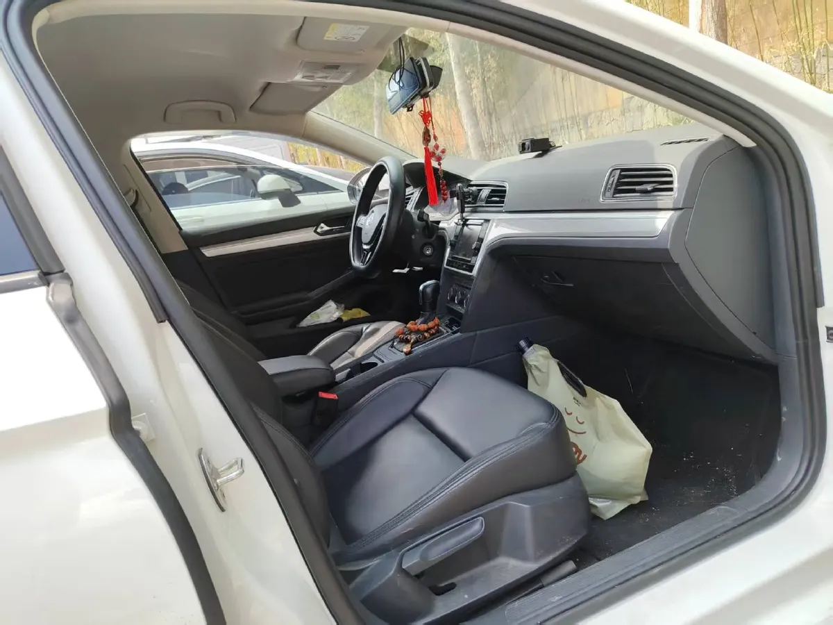 2019 Volkswagen T-Cross 1.4T 150HP L4 7DCT,autocango,china used car exporter,china ev exporter,chinese used car exporter,chinese used ev exporter