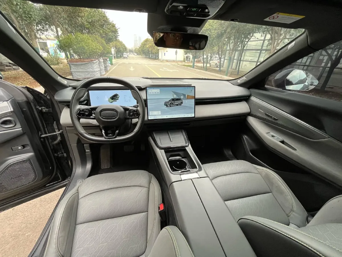 2024 LYNK&CO 08 EM-P 1.5T 163HP L4 3DHT PHEV 21.2KWH,autocango,china used car exporter,china ev exporter,chinese used car exporter,chinese used ev exporter