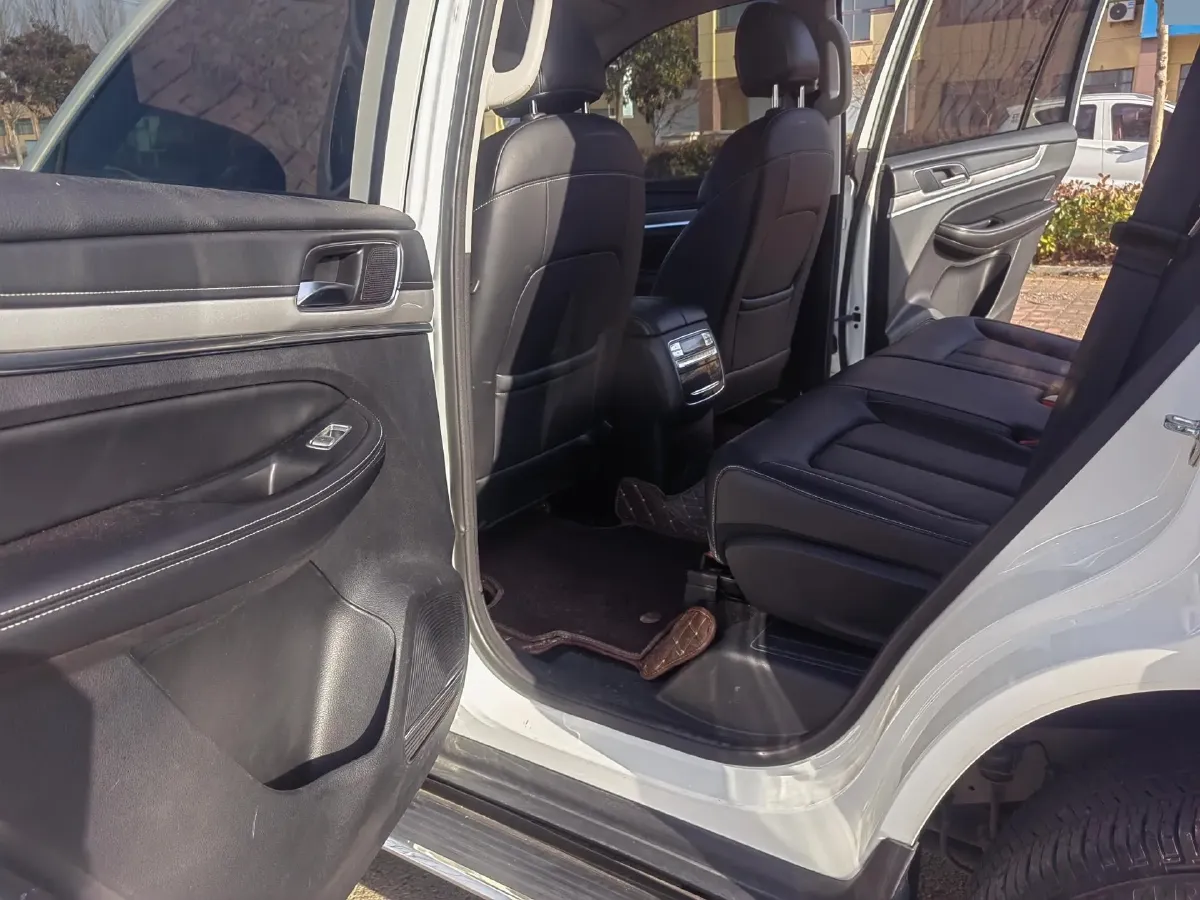 2019 Roewe RX8 2.0T 222HP L4 6AT,autocango,china used car exporter,china ev exporter,chinese used car exporter,chinese used ev exporter