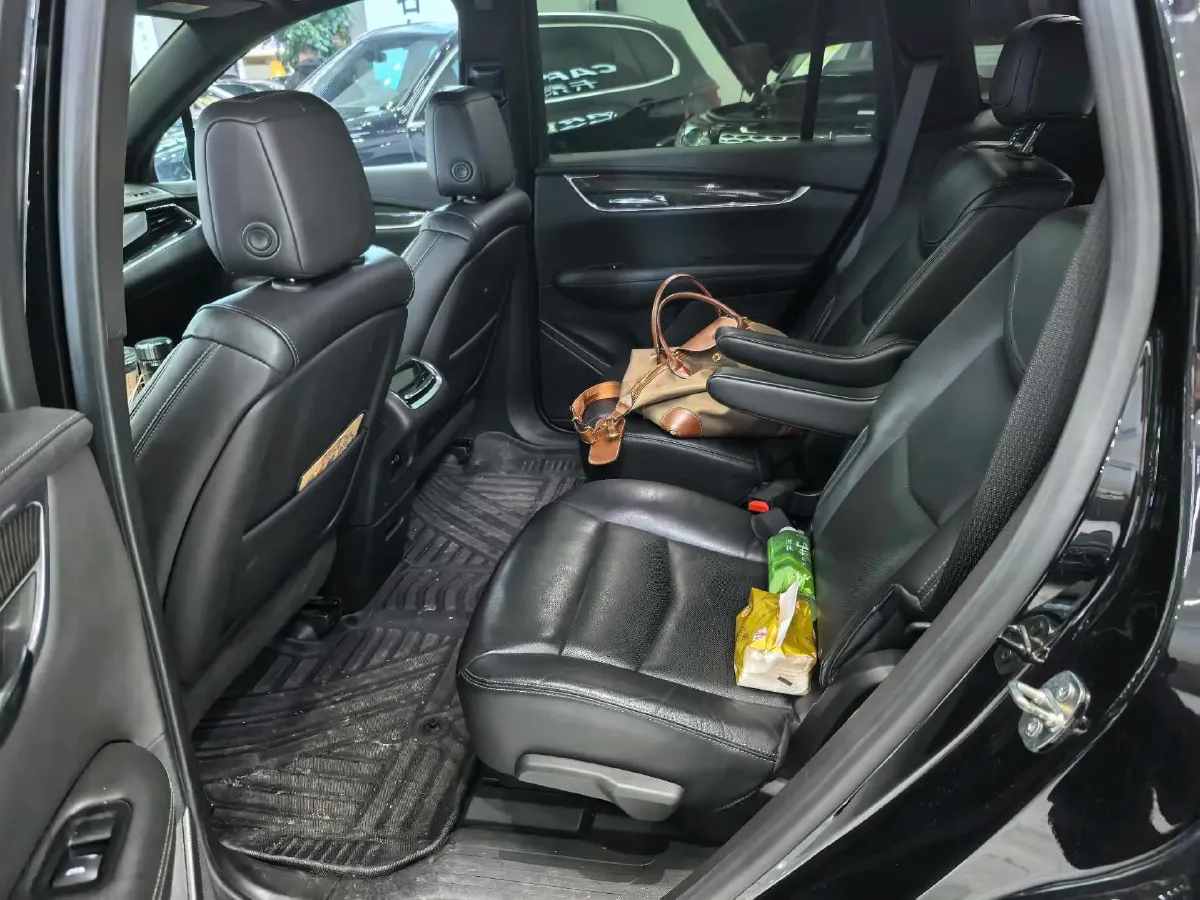 2020 Cadillac XT6 2.0T 237HP L4 9AT,autocango,china used car exporter,china ev exporter,chinese used car exporter,chinese used ev exporter