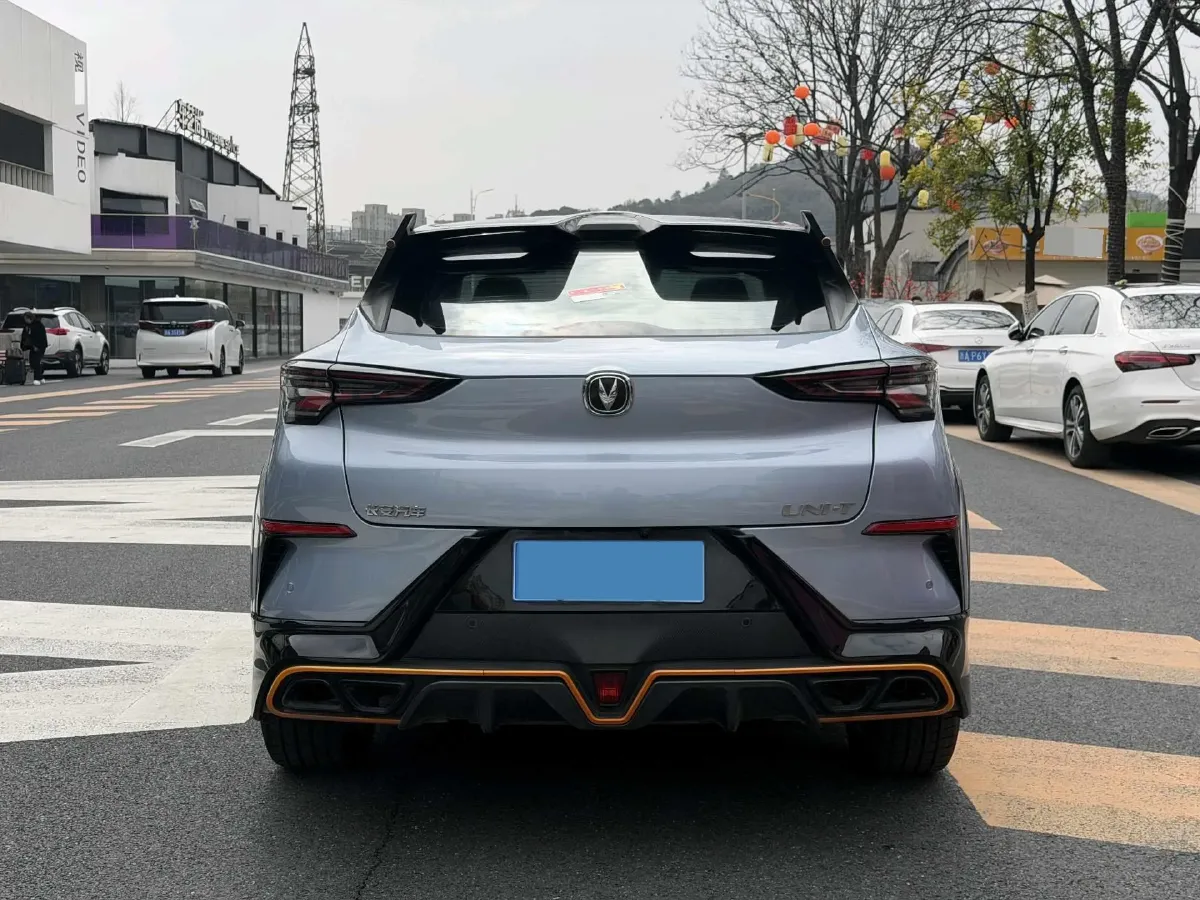 2022 ChangAn UNI-T 1.5T 188HP L4 7DCT,autocango,china used car exporter,china ev exporter,chinese used car exporter,chinese used ev exporter