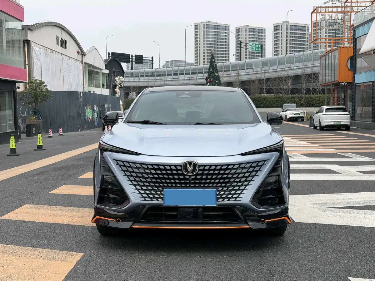 2022 ChangAn UNI-T 1.5T 188HP L4 7DCT,autocango,china used car exporter,china ev exporter,chinese used car exporter,chinese used ev exporter