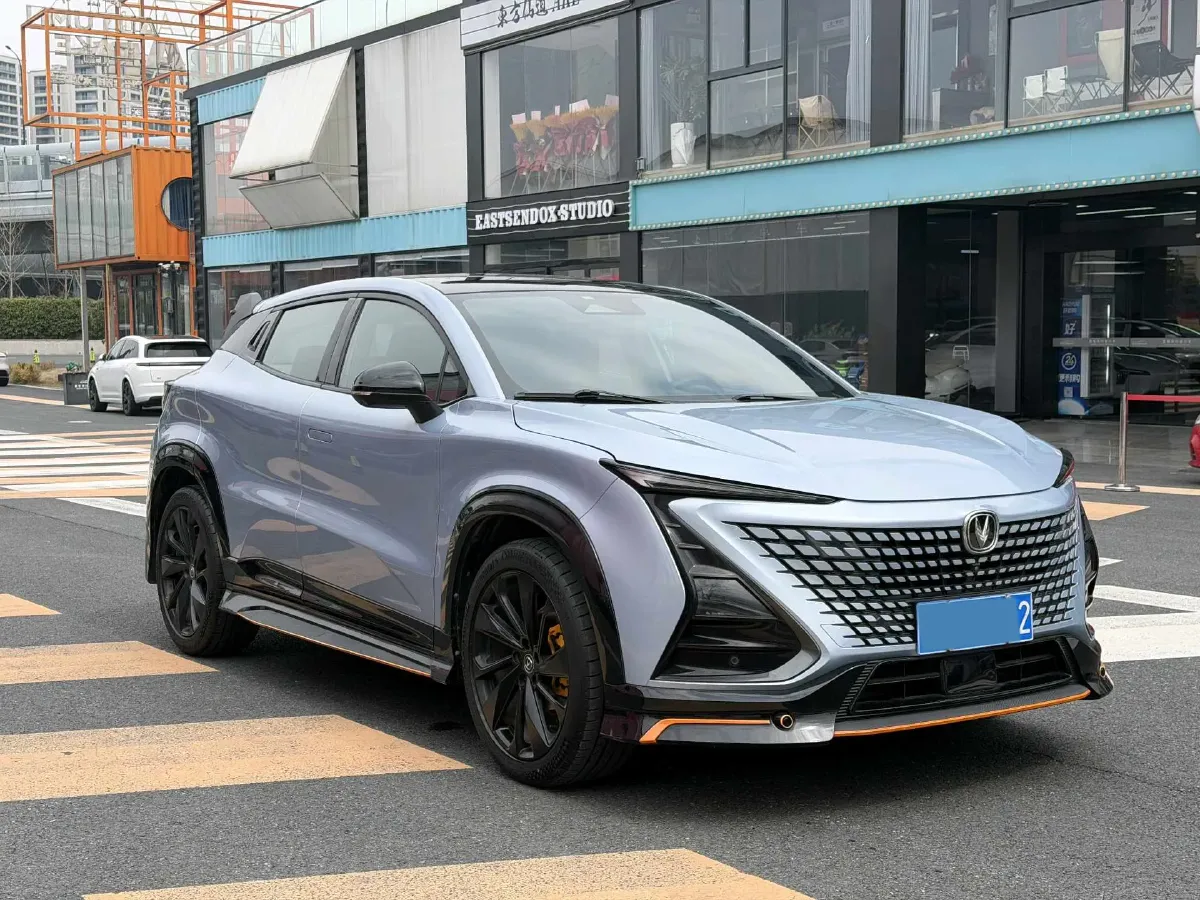 2022 ChangAn UNI-T 1.5T 188HP L4 7DCT,autocango,china used car exporter,china ev exporter,chinese used car exporter,chinese used ev exporter