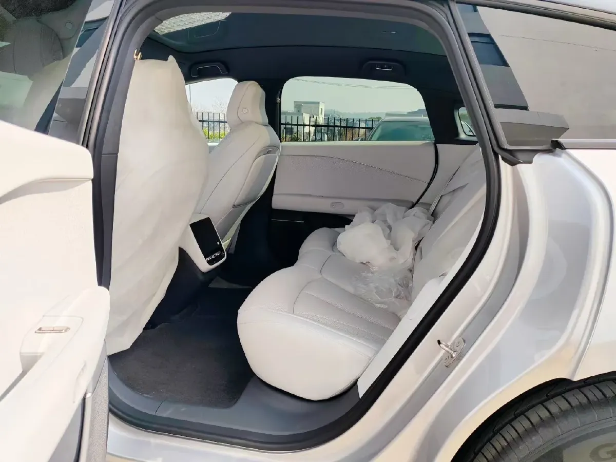 2024 Xpeng P7+ BEV 60.7KWH,autocango,china used car exporter,china ev exporter,chinese used car exporter,chinese used ev exporter