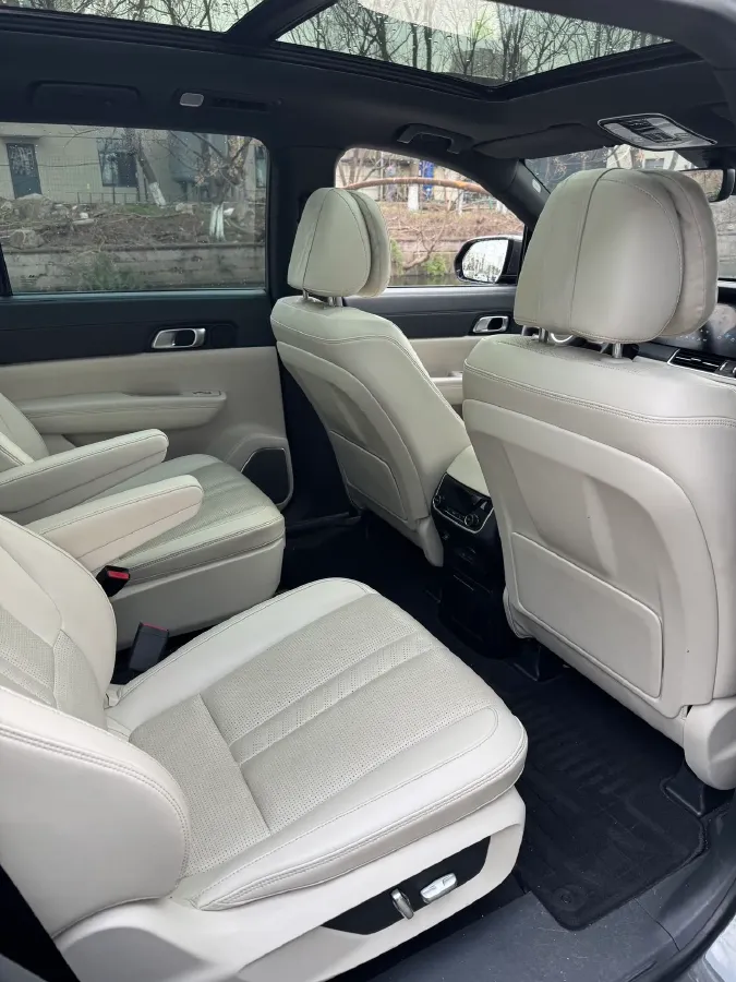2020 Li ONE Range Extended 131HP REEV 40.5KWH,autocango,china used car exporter,china ev exporter,chinese used car exporter,chinese used ev exporter