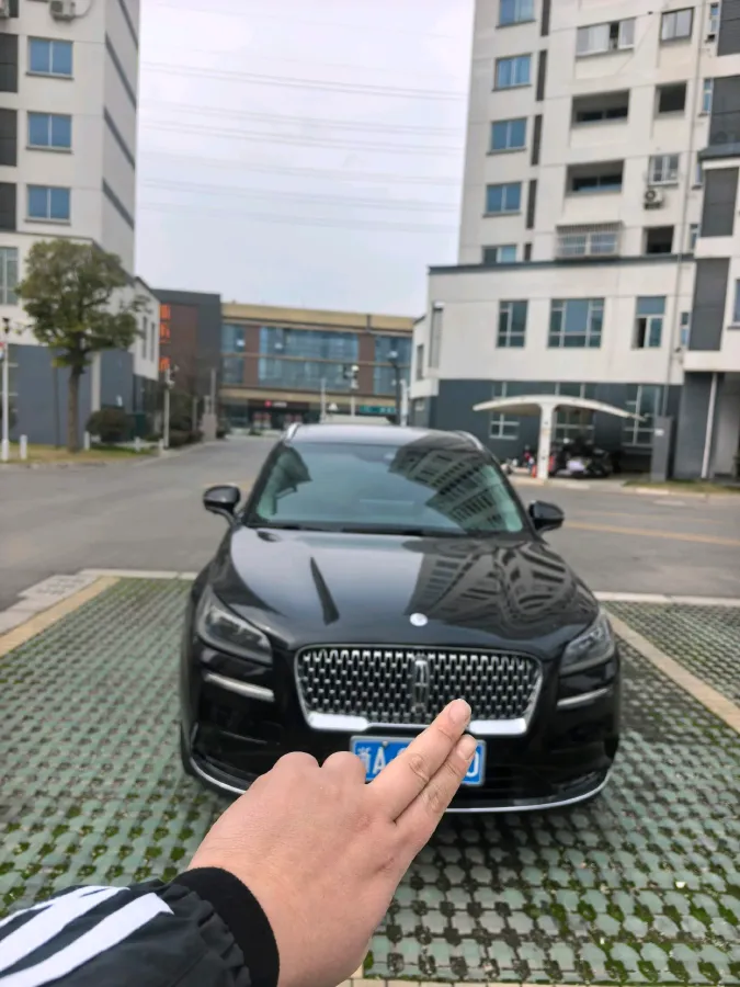 2022 Lincoln Corsair 2.0T 245HP L4 8AT,autocango,china used car exporter,china ev exporter,chinese used car exporter,chinese used ev exporter