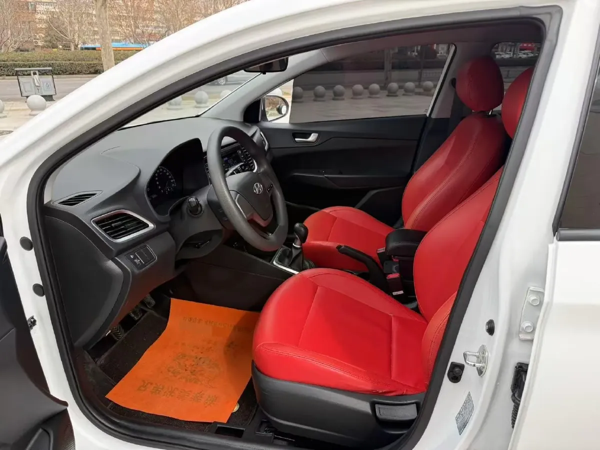 2020 Hyundai Verna 1.4L 100HP L4 6MT,autocango,china used car exporter,china ev exporter,chinese used car exporter,chinese used ev exporter