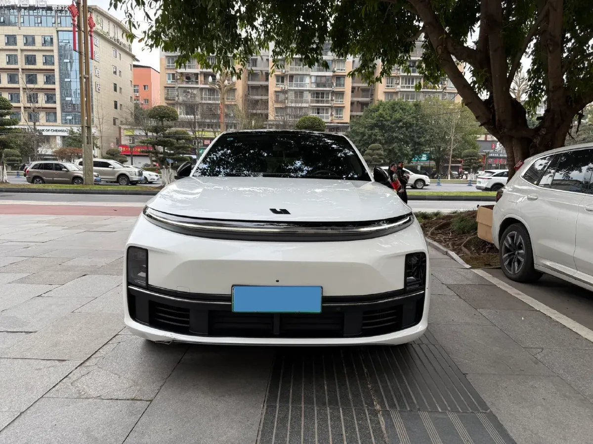 2023 Li L7 Range Extended 154HP REEV 40.9KWH,autocango,china used car exporter,china ev exporter,chinese used car exporter,chinese used ev exporter