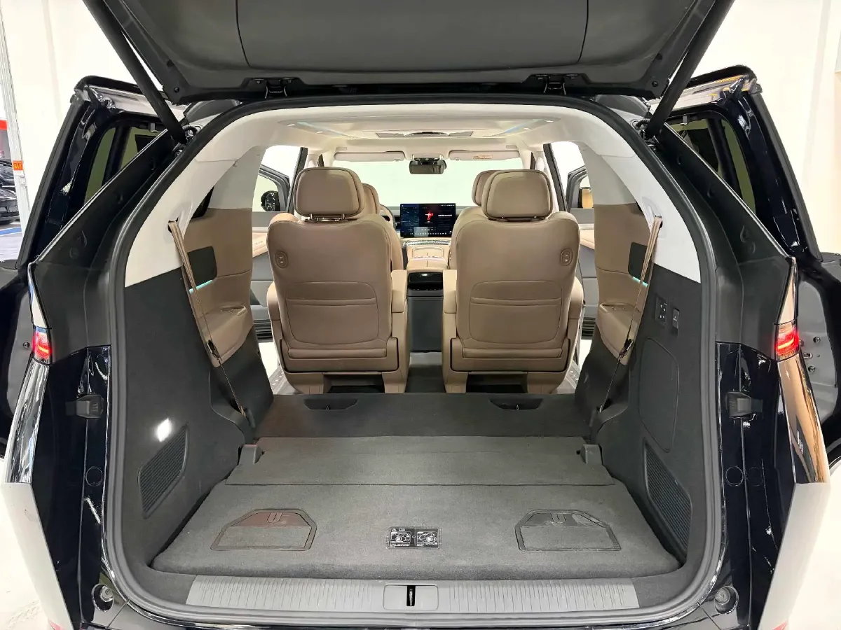 2025 Xpeng X9 BEV,autocango,china used car exporter,china ev exporter,chinese used car exporter,chinese used ev exporter