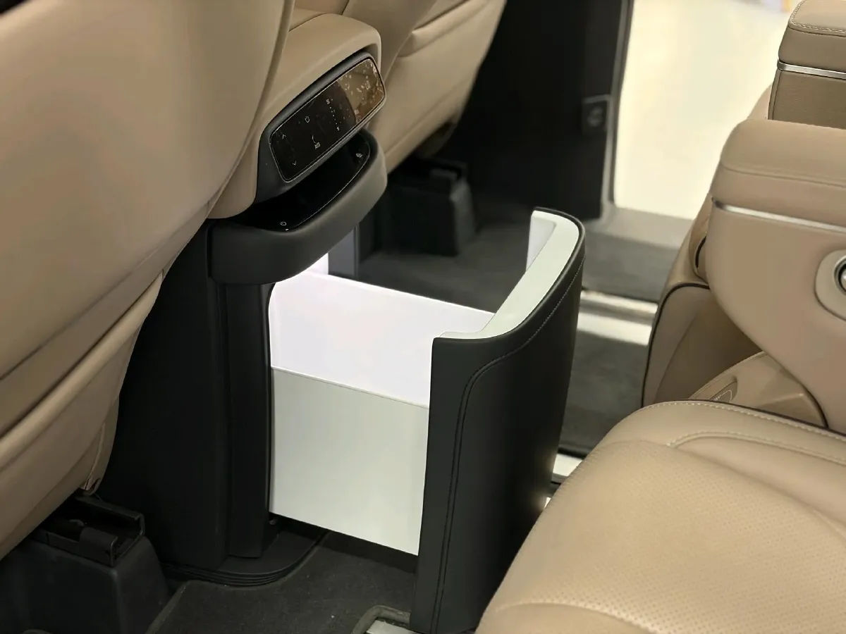 2025 Xpeng X9 BEV,autocango,china used car exporter,china ev exporter,chinese used car exporter,chinese used ev exporter